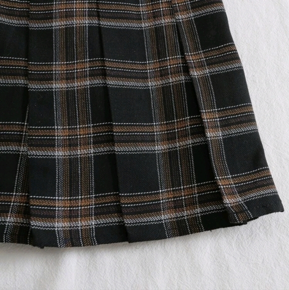 🌯 NWOT PLAID GRIUNGE EGIRL FAIRYCORE GOTH SCHOOL GIRL KAWAII DARK PLEATED SKIRT - Picture 2 of 4
